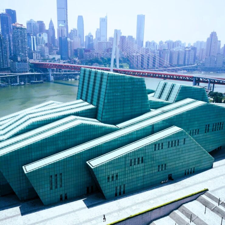 重庆大剧院：建国隐酒店为您打造的全方位文化娱乐体验