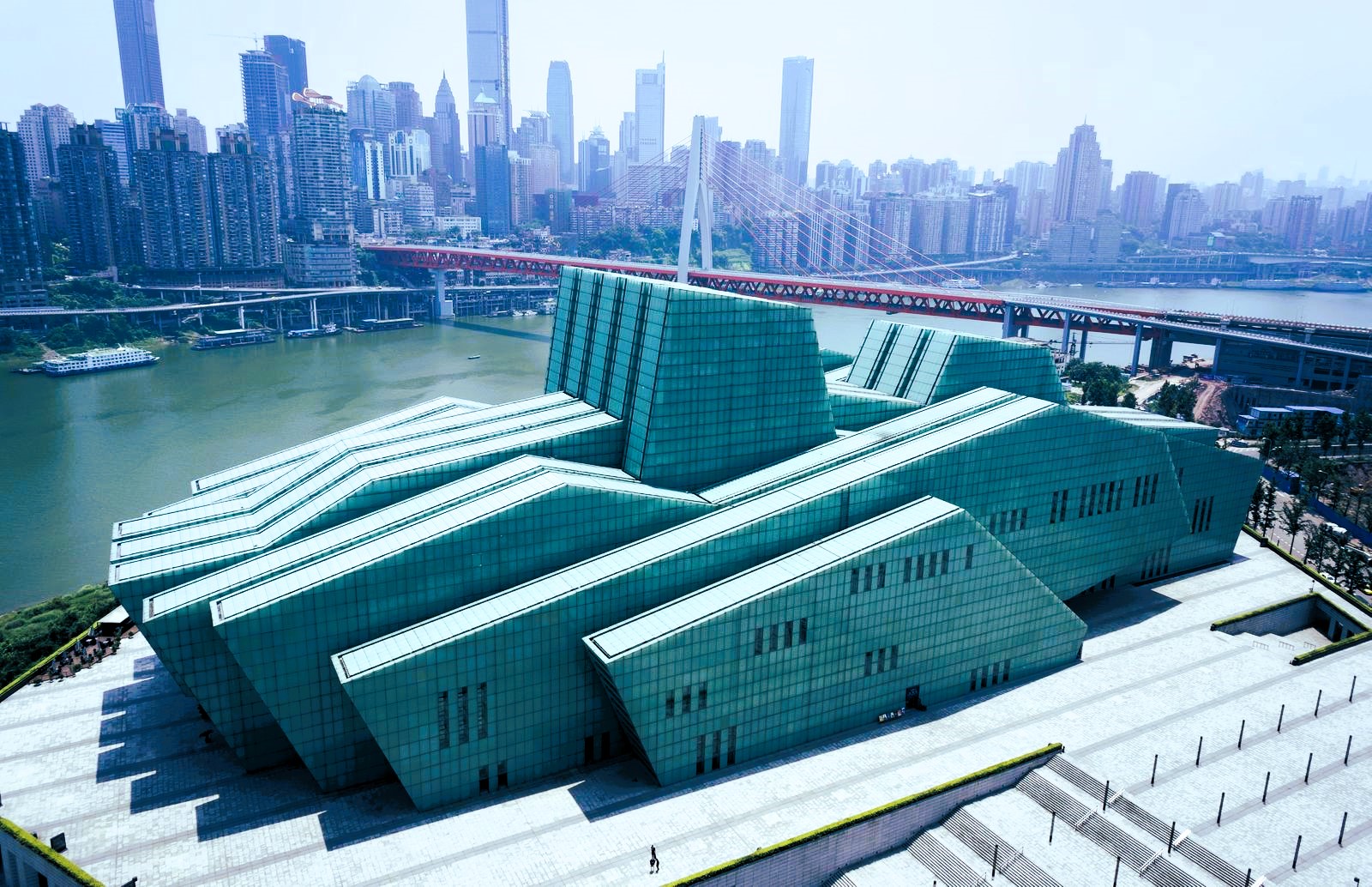 重庆大剧院：建国隐酒店为您打造的全方位文化娱乐体验