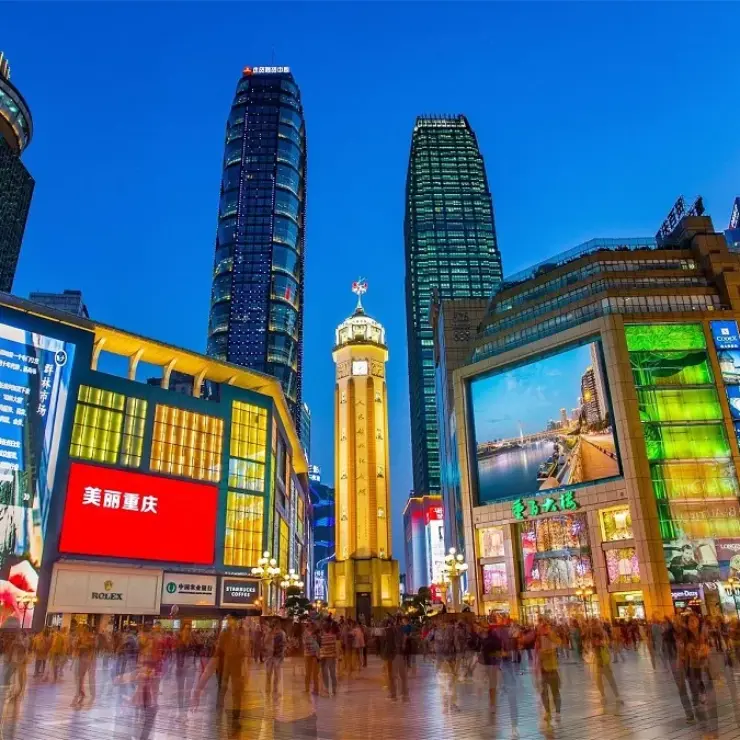 解放北步行街终极指南：建国隐酒店带您开启完整的购物与文化之旅