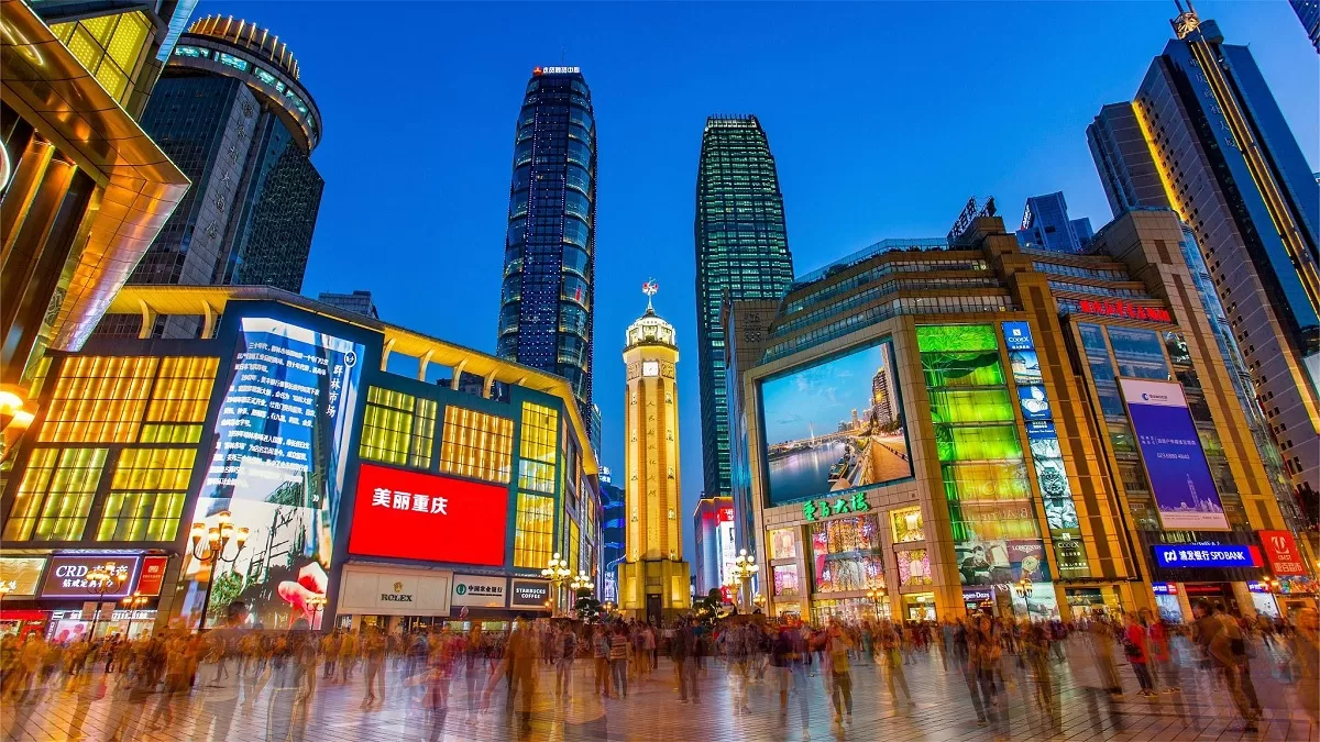 解放北步行街终极指南：建国隐酒店带您开启完整的购物与文化之旅