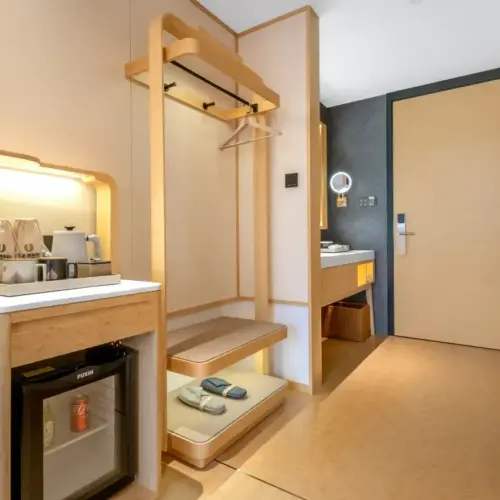 优黄居双人房（恒温淋浴+冰箱+莱芬吹风机）