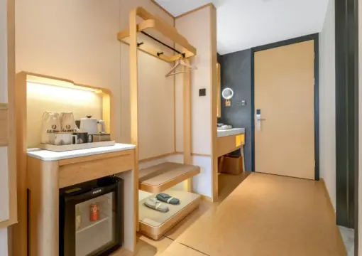 优黄居双人房（恒温淋浴+冰箱+莱芬吹风机）